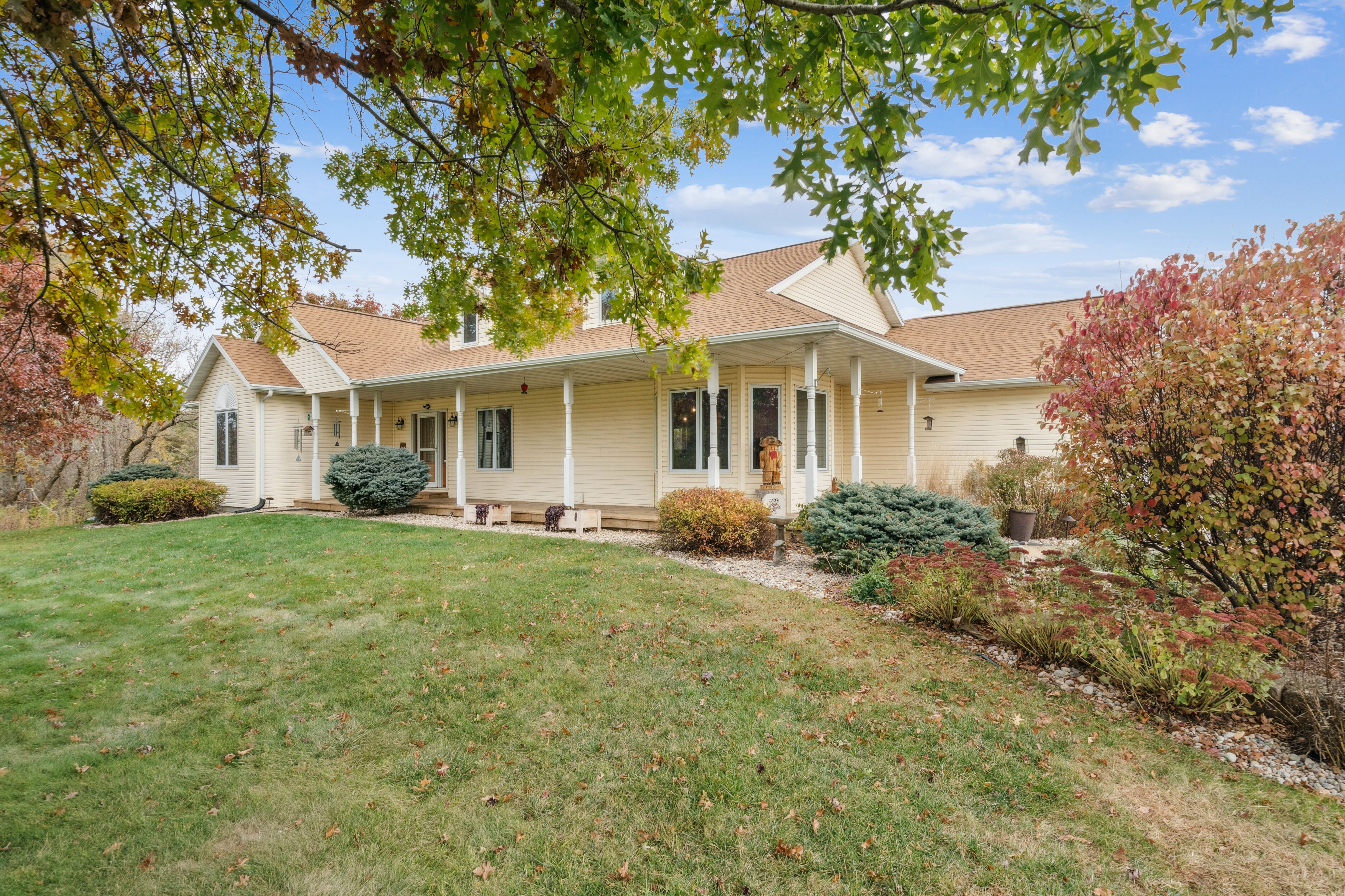 Listing Photo: 04-107 8370 County Hwy A